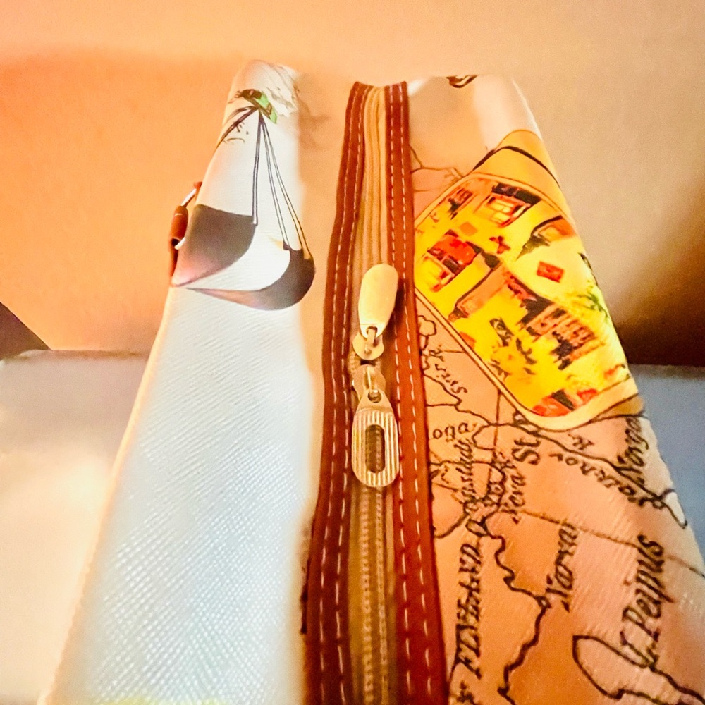 NEW Colorful Travel Bag with Brown Accents - Picture 5 of 8